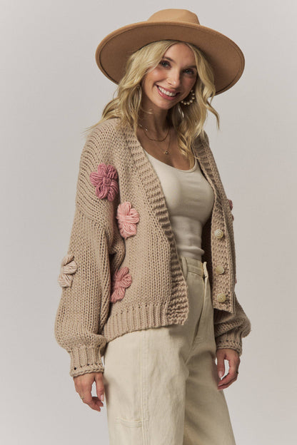CHUNKY FLORAL CHIC KNIT CARDIGAN
