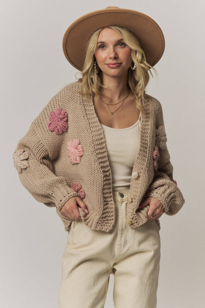 CHUNKY FLORAL CHIC KNIT CARDIGAN