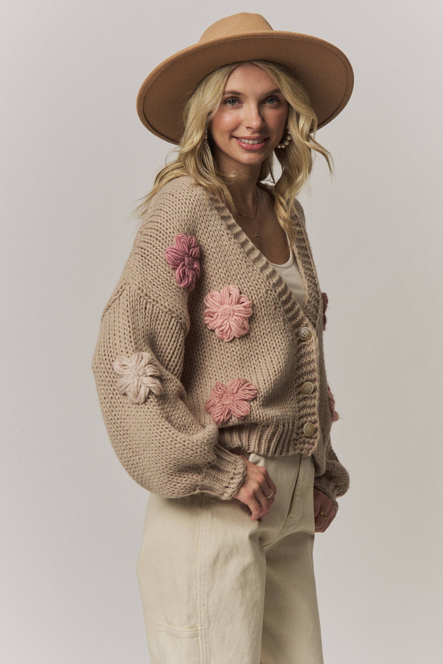 CHUNKY FLORAL CHIC KNIT CARDIGAN