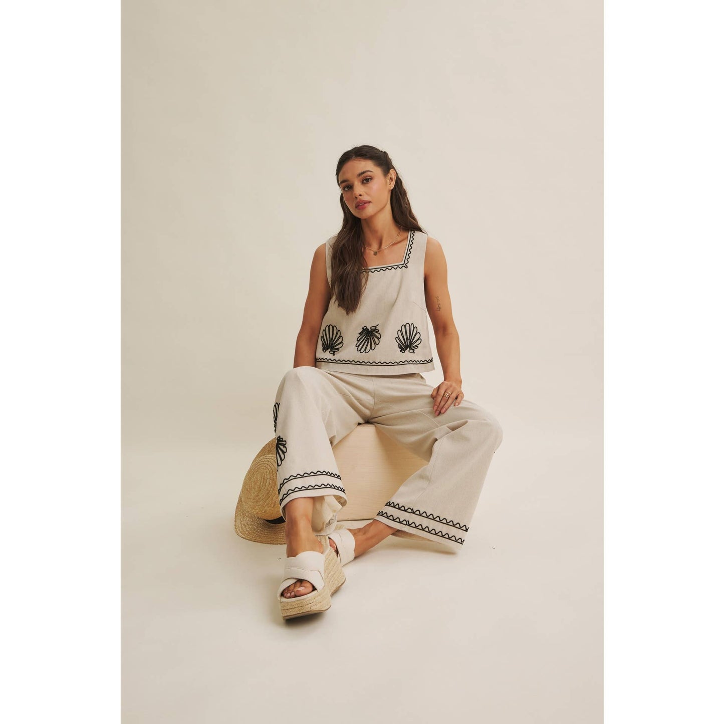QUIET LUXURY COASTAL SEASHELL EMBROIDERED SQUARE NECK TOP