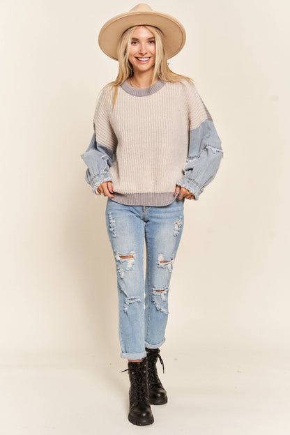 FRAYED DENIM SLEEVE SWEATER TOP
