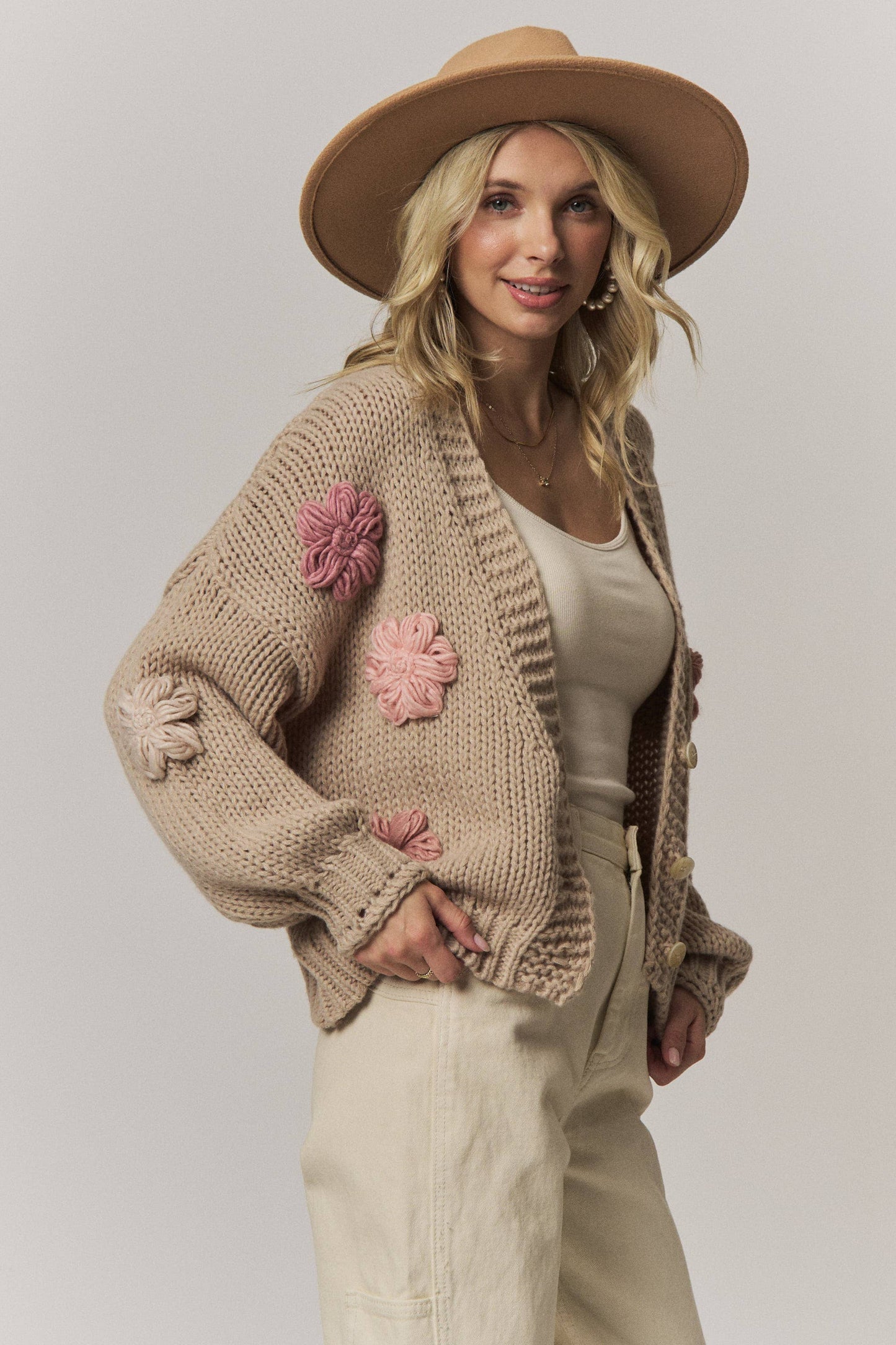 CHUNKY FLORAL CHIC KNIT CARDIGAN