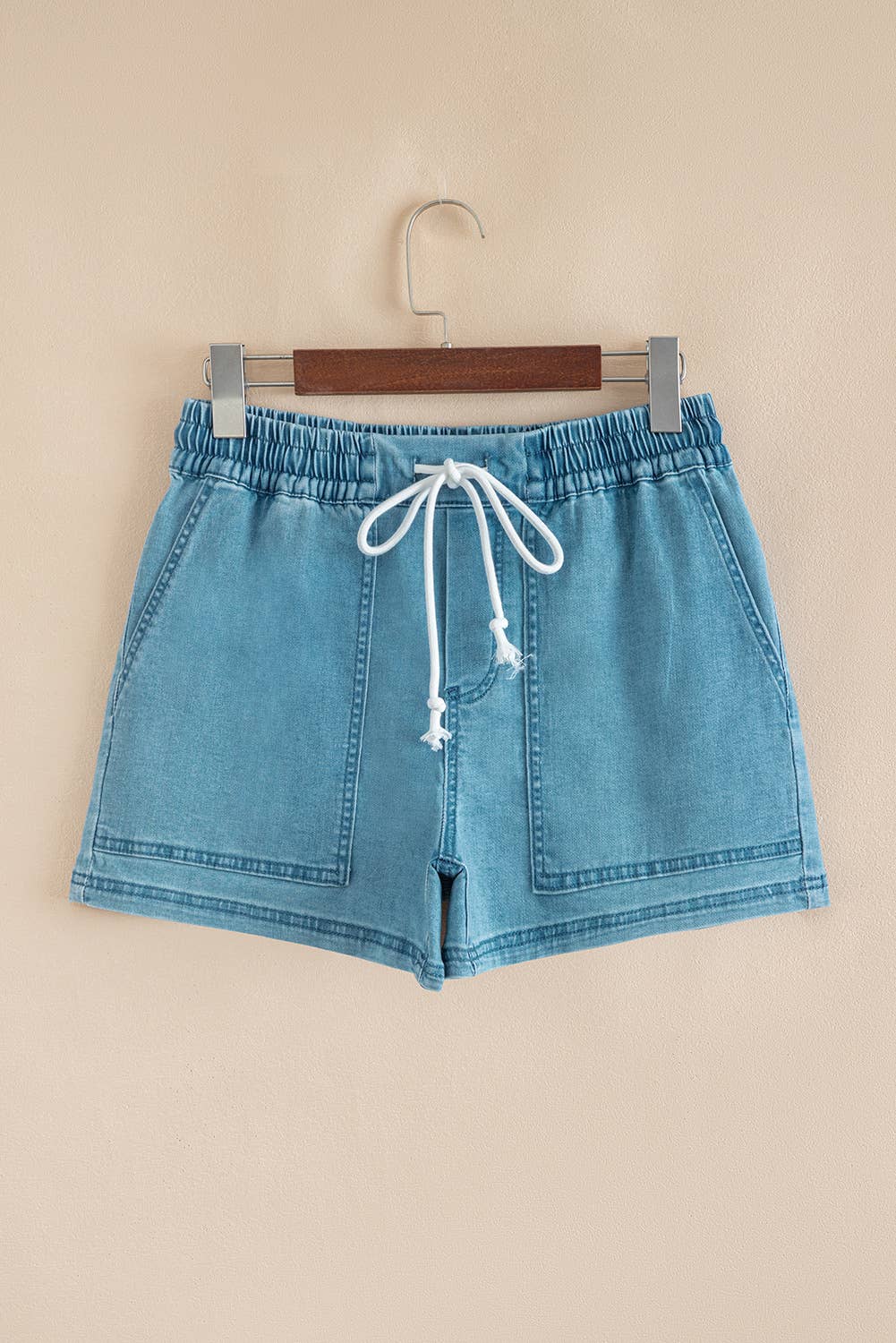 Western Contrast Drawstring Elastic Waist Denim Shorts