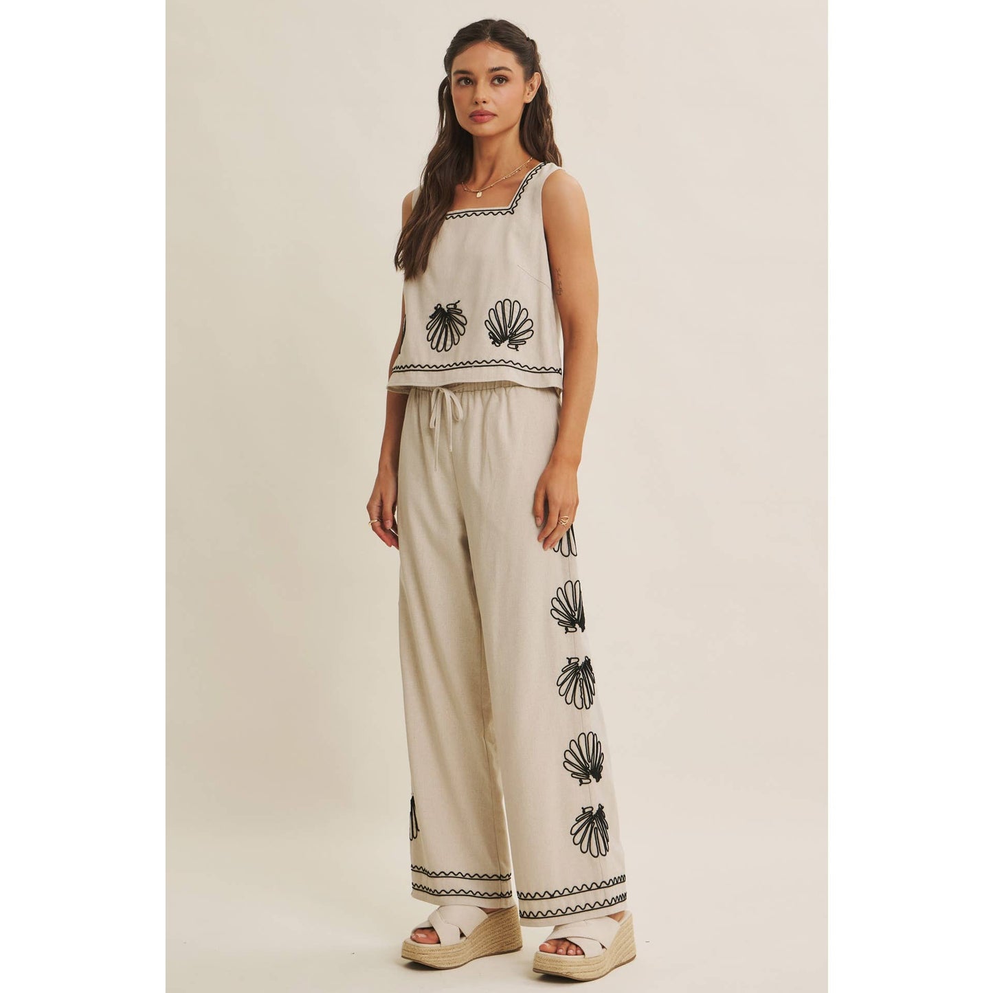 QUIET LUXURY COASTAL SEASHELL EMBROIDERED SQUARE NECK TOP