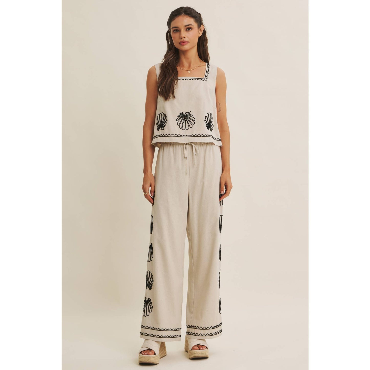 QUIET LUXURY COASTAL SEASHELL EMBROIDERED SQUARE NECK TOP