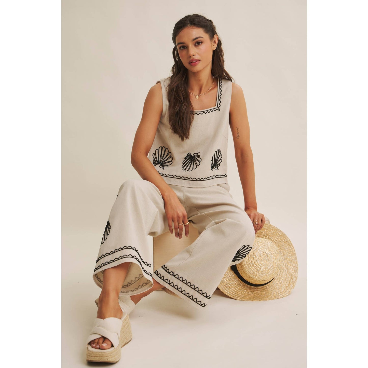 QUIET LUXURY COASTAL SEASHELL EMBROIDERED SQUARE NECK TOP